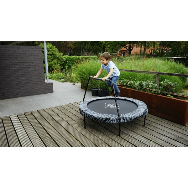EXIT TOYS EXIT Tiggy Junior Trampoline Met Handvat ø140 Cm, Zwart/grijs 7 EXIT TOYS EXIT Tiggy Junior Trampoline Met Handvat ø140 Cm, Zwart/grijs - Afbeelding 5