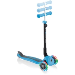 GLOBBER GO-UP FOLDABLE PLUS LIGHT S Lichtblauw - Met Verlichte Wielen -Buitenspeelgoed Winkel globber go up foldable plus light s lichtblauw met verlichte wielen a315698 4