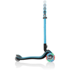 GLOBBER Scoot Er ELITE Deluxe Verlichte Wielen, Hemelsblauw 9 GLOBBER Scoot Er ELITE Deluxe Verlichte Wielen, Hemelsblauw -Buitenspeelgoed Winkel globber scoot er elite deluxe verlichte wielen hemelsblauw a303772 2