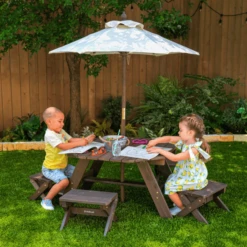 Kidkraft® Achthoekige Tafelset Met Krukjes En Parasol -Buitenspeelgoed Winkel kidkraft achthoekige tafelset met krukjes en parasol a342517 1