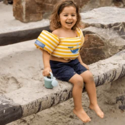 SWIM ESSENTIALS Swim Essential S Puddle Jumper Yellow - White Whale -Buitenspeelgoed Winkel swim essential s puddle jumper yellow white whale a359866 1